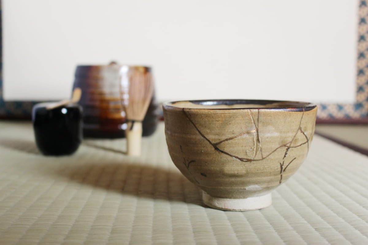 欠けた器を金継ぎで直して長く使う